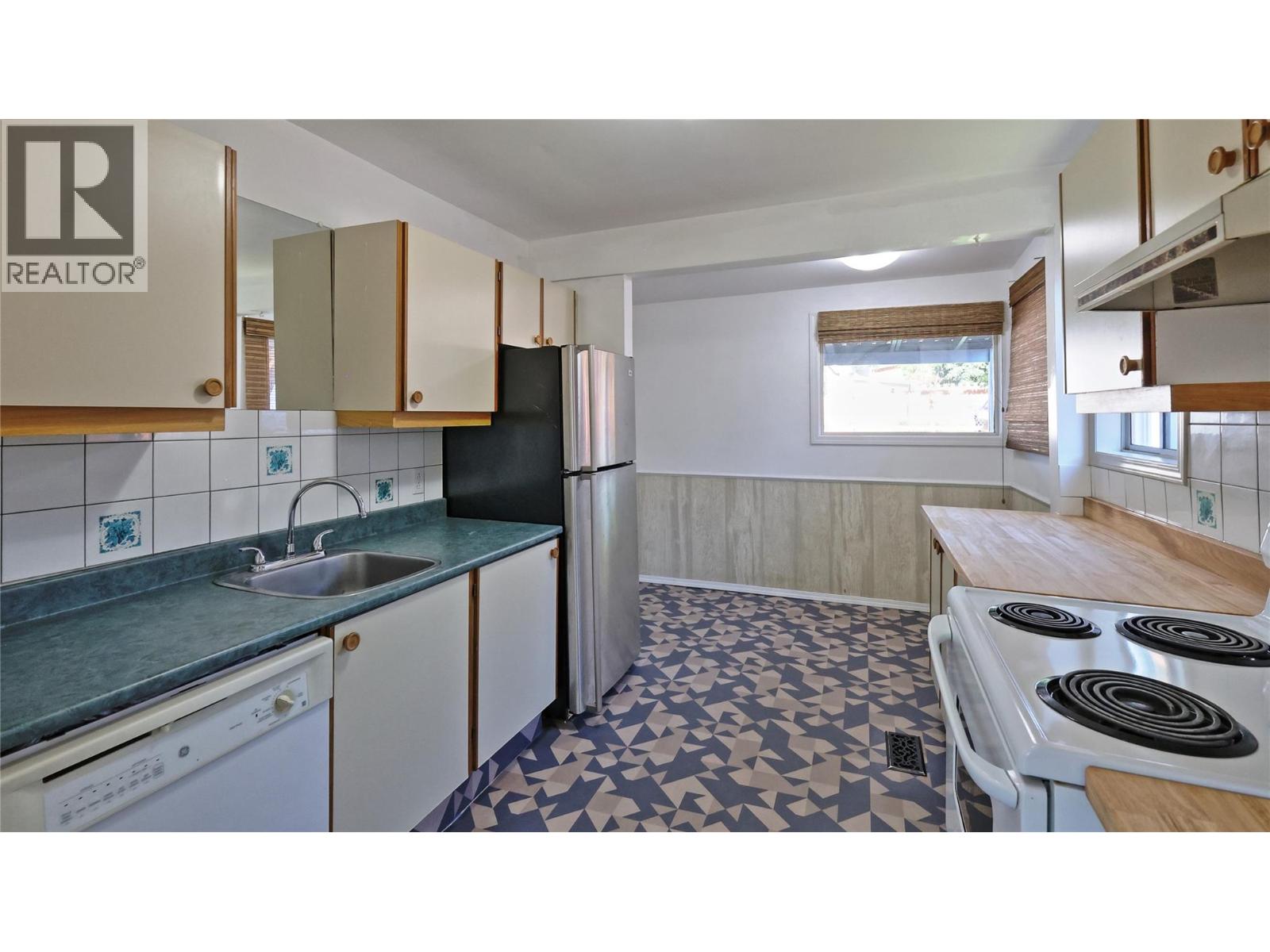 304 5th Avenue S, Cranbrook, British Columbia  V1C 1J4 - Photo 6 - 10394927
