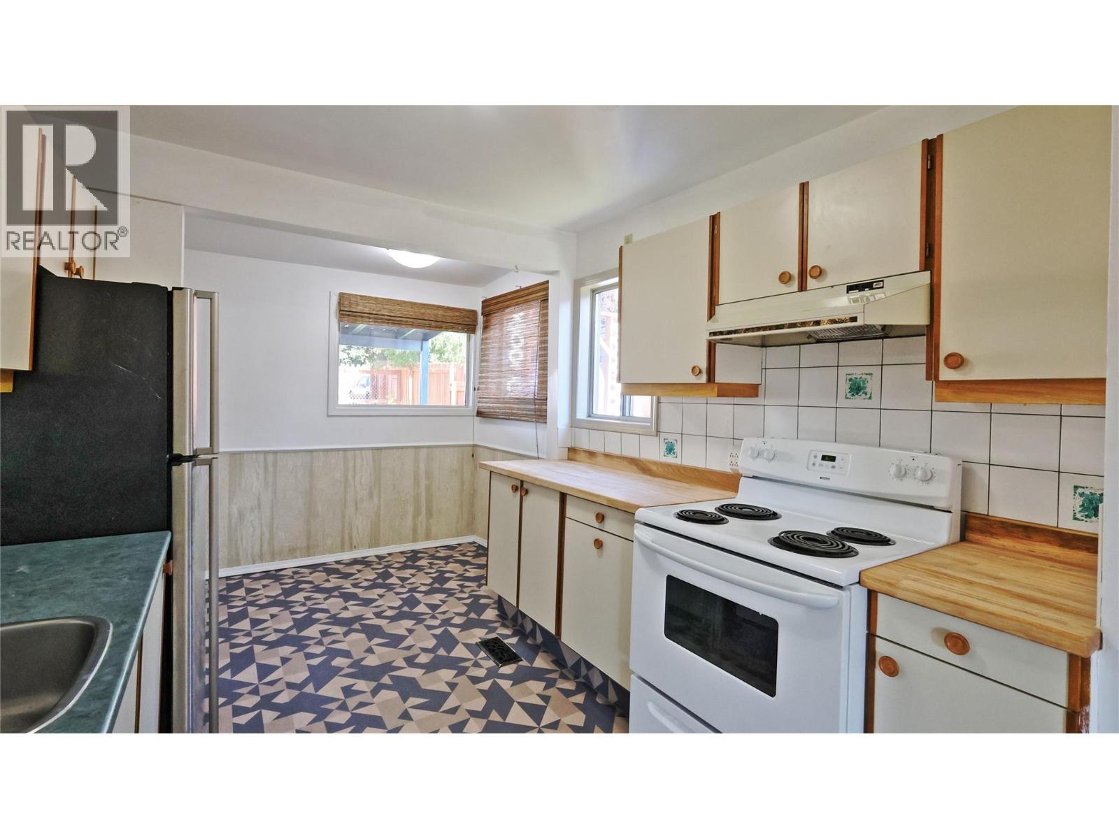 304 5th Avenue S, Cranbrook, British Columbia  V1C 1J4 - Photo 7 - 10394927