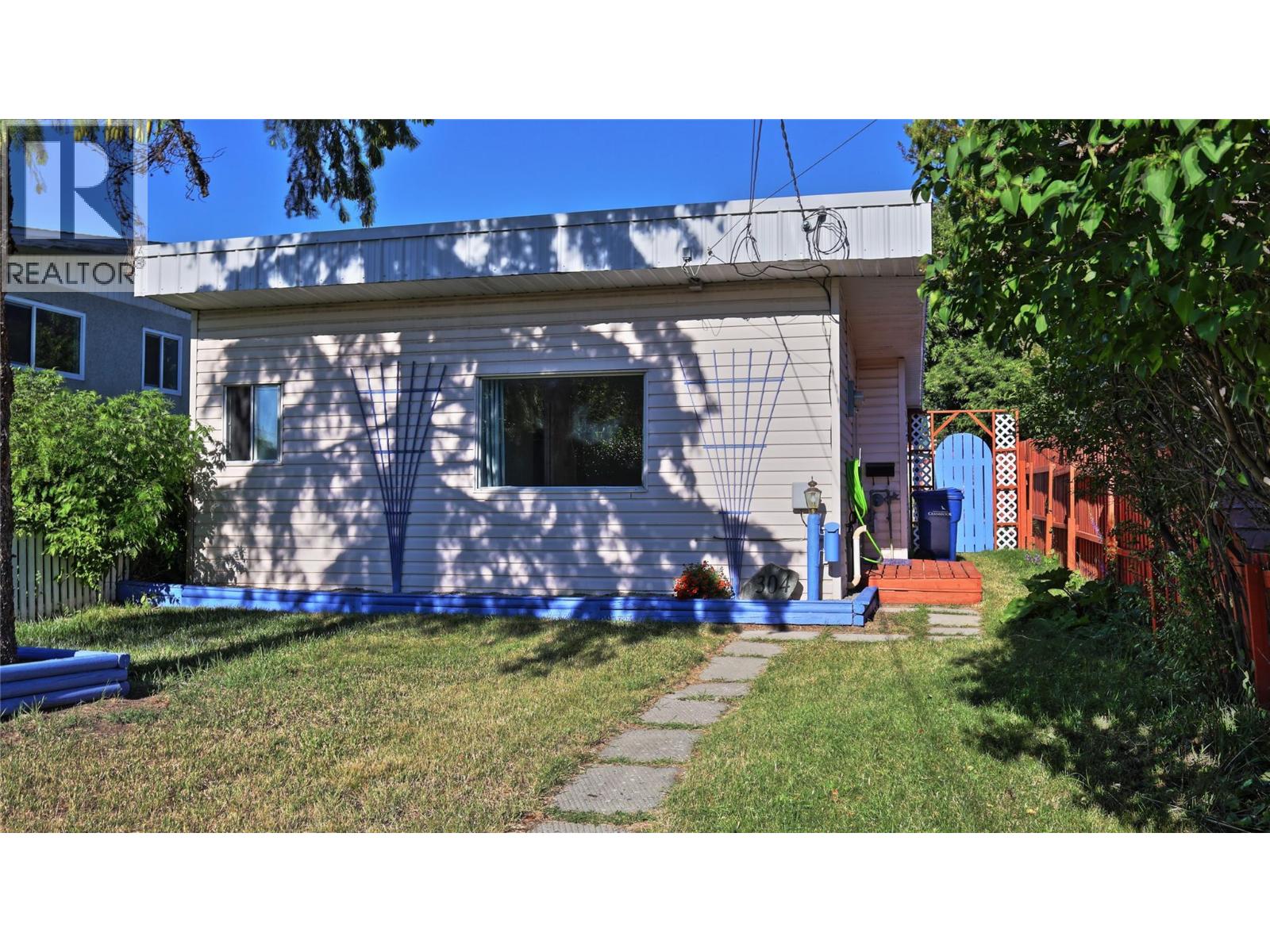 304 5th Avenue S, Cranbrook, British Columbia  V1C 1J4 - Photo 1 - 10394927