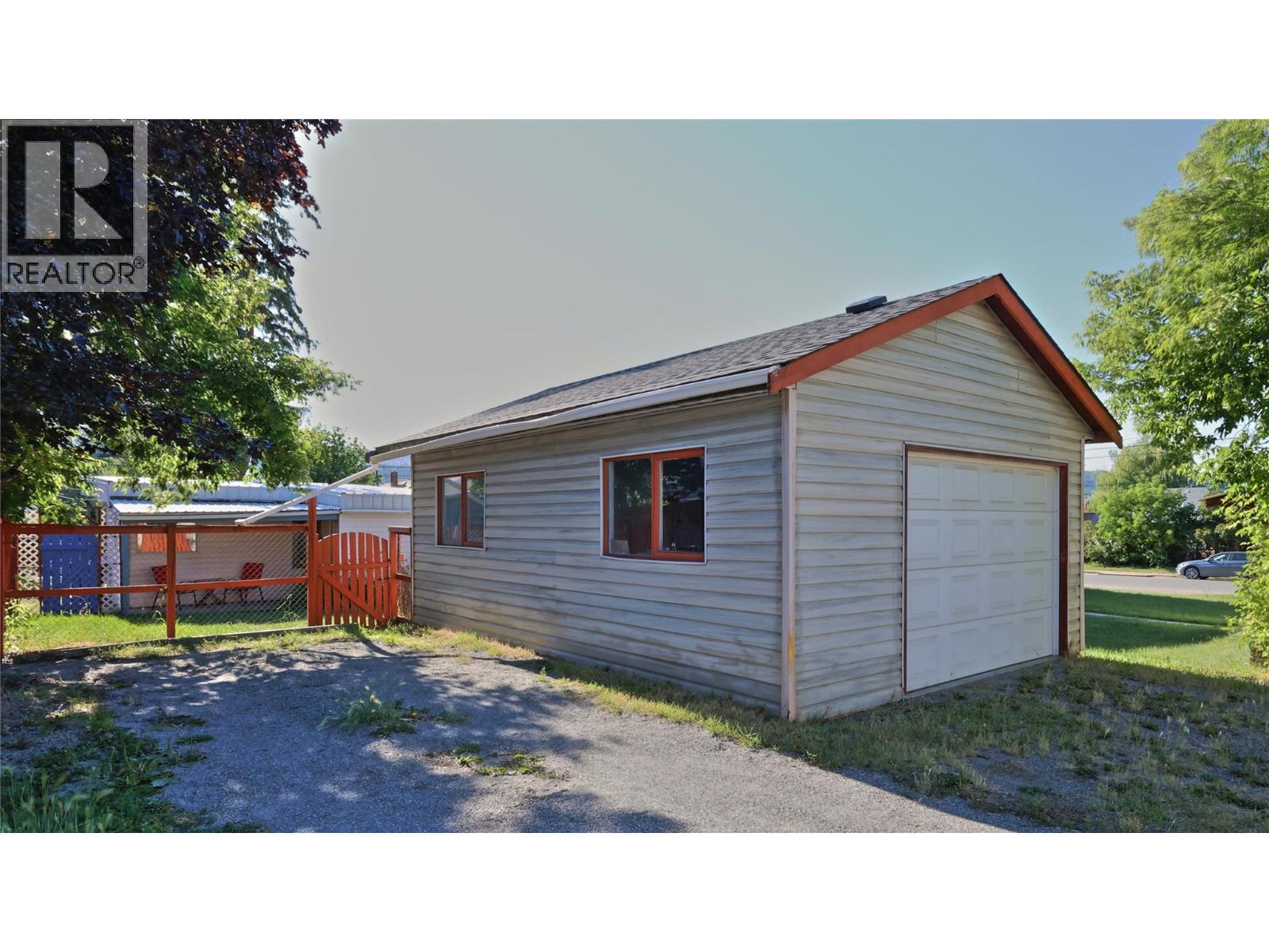 304 5th Avenue S, Cranbrook, British Columbia  V1C 1J4 - Photo 20 - 10394927