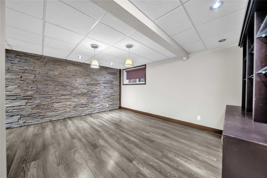 11 Carsdale Drive, Winnipeg, Manitoba  R2V 4W9 - Photo 23 - 202616783