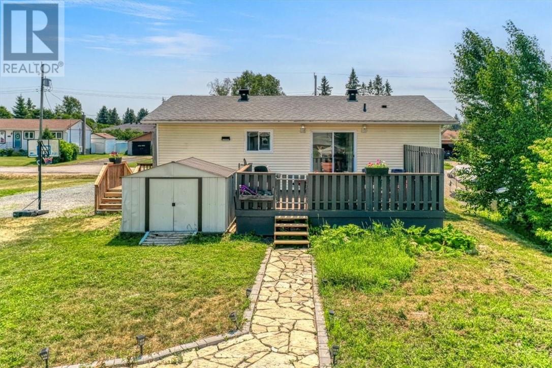 168 Rita Street, Chelmsford, Ontario  P0M 1L0 - Photo 2 - 2129224