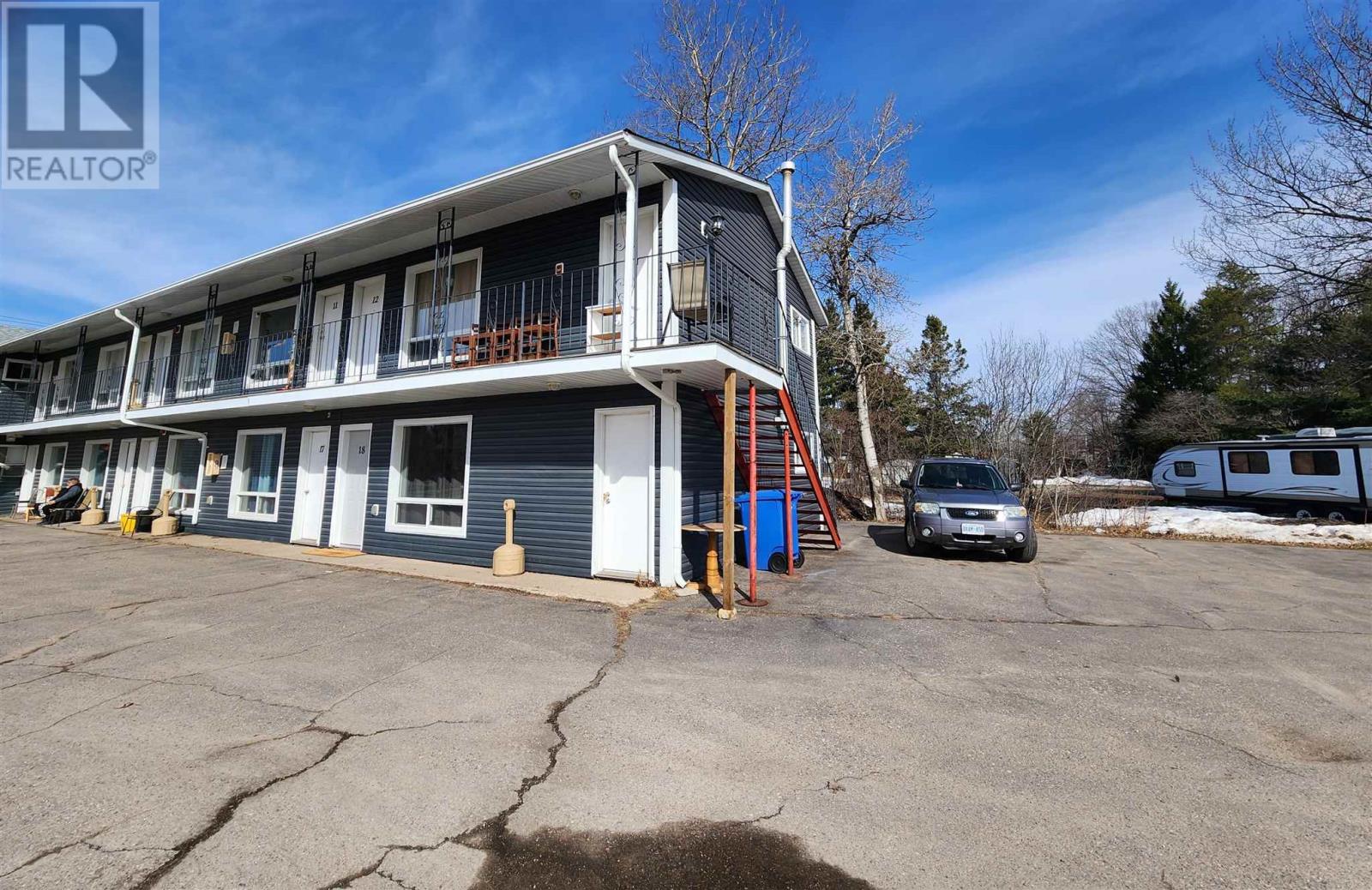 859 Trunk Rd, Sault Ste. Marie, Ontario  P6A 3T3 - Photo 6 - SM260585