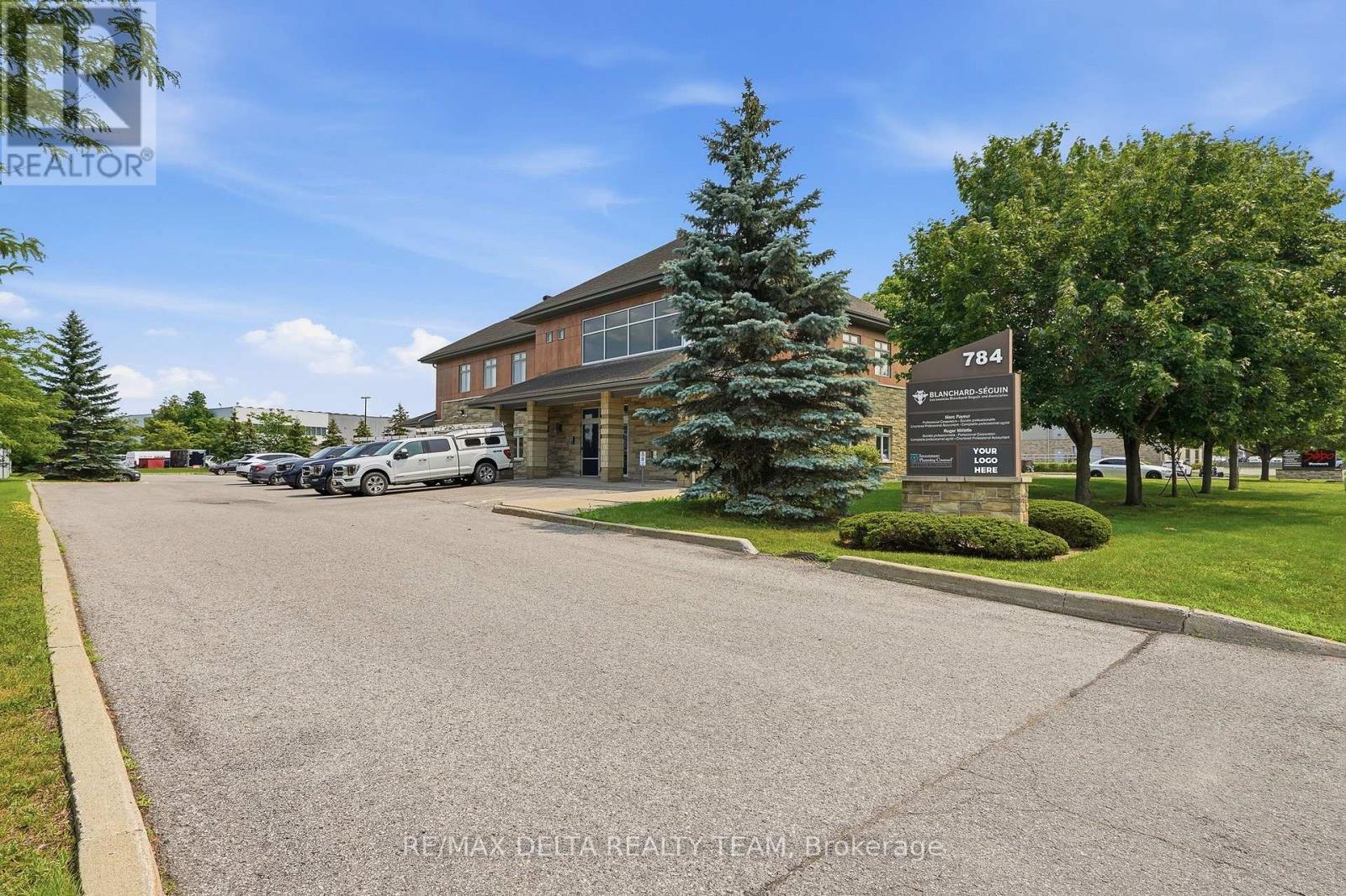 784 Taylor Creek Drive, Ottawa, Ontario  K1C 1T1 - Photo 2 - X13573512