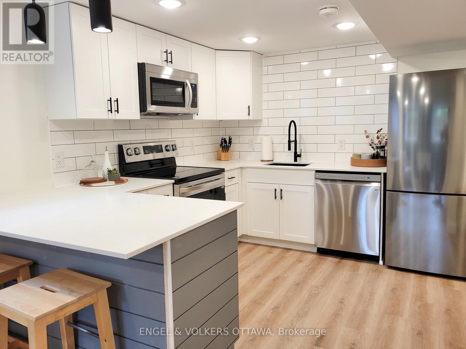 B - 2075 Balharrie Avenue, Ottawa, Ontario  K1G 1G2 - Photo 7 - X13573694
