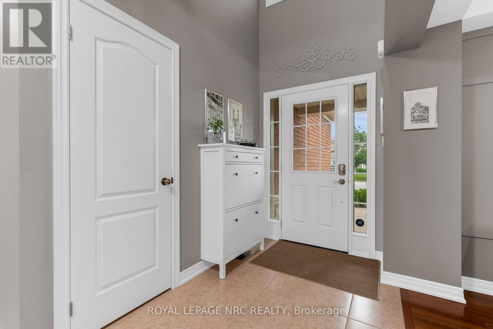 6697 St. Michael Drive, Niagara Falls, Ontario  L2E 1A1 - Photo 7 - X13573494