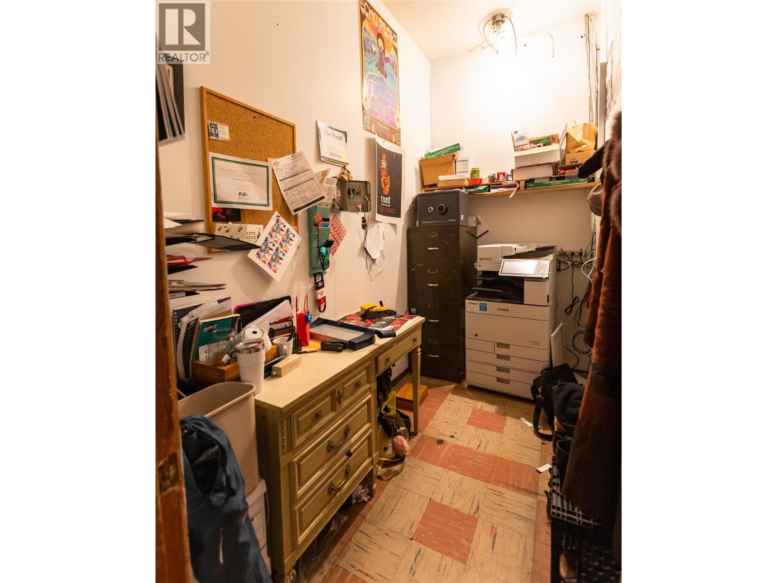 330 Baker St Street, Nelson, British Columbia  V1L 4H5 - Photo 35 - 10395032