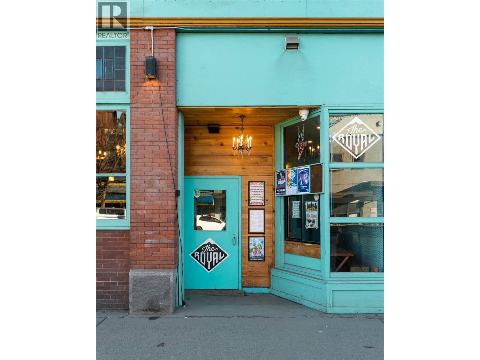 330 Baker St Street, Nelson, British Columbia  V1L 4H5 - Photo 4 - 10395032