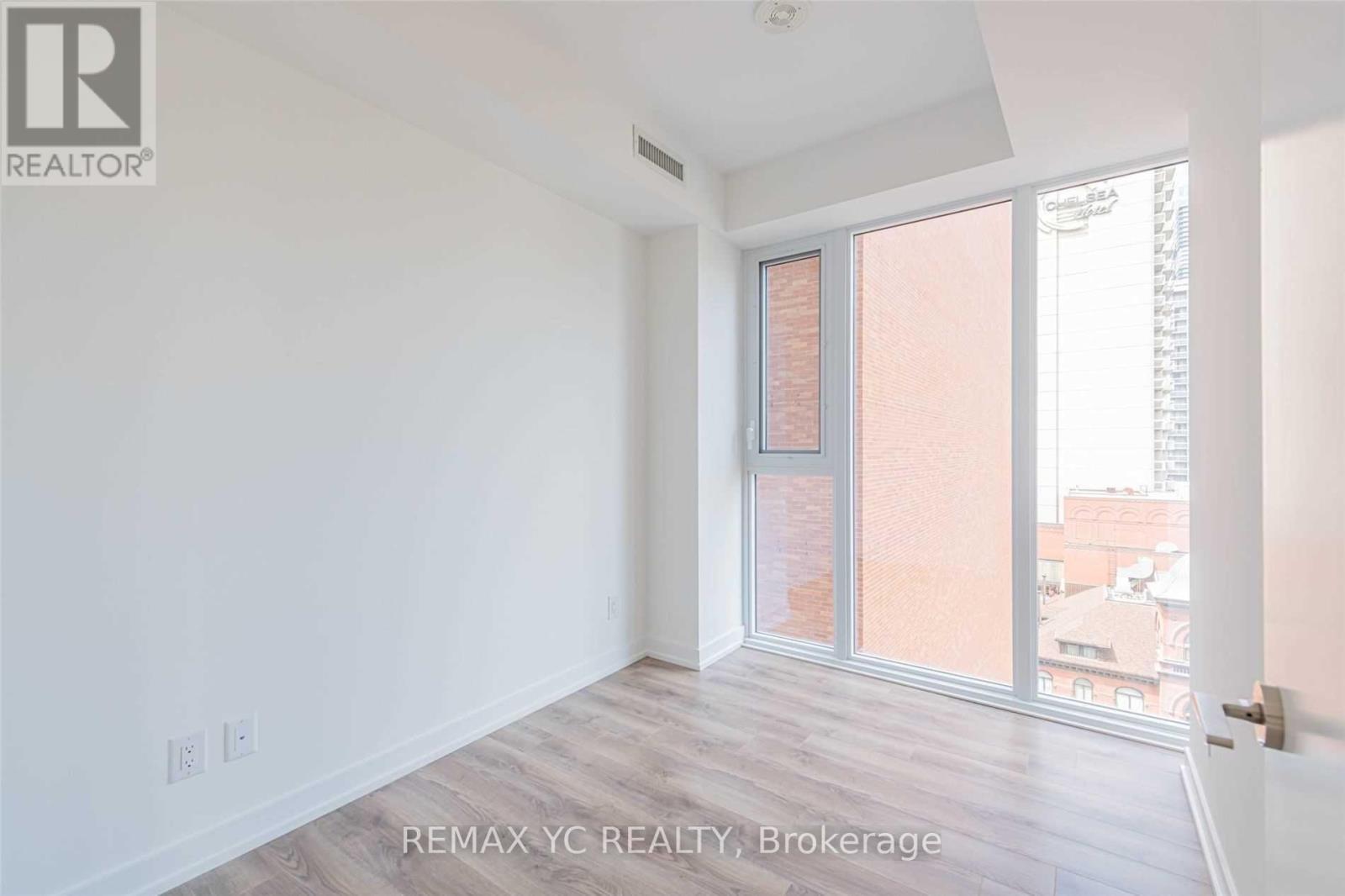 717 - 20 Edward Street, Toronto, Ontario  M5G 0C5 - Photo 5 - C13573582