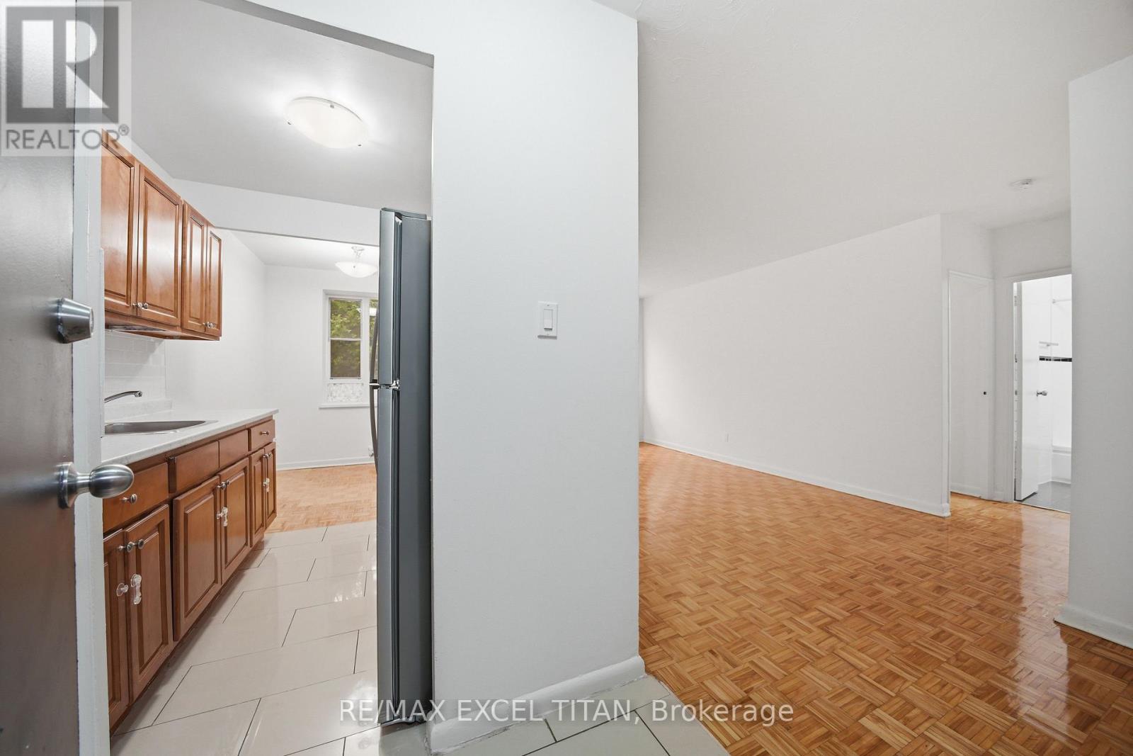 107 - 2895 Bathurst Street, Toronto, Ontario M6H 3A8 - Photo 11 - C13573646