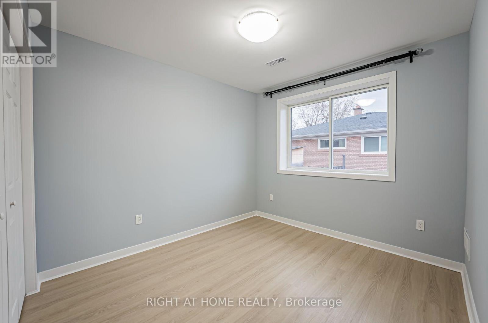 Main - 250 Beechy Drive, Richmond Hill, Ontario  L4C 2X7 - Photo 5 - N13573604