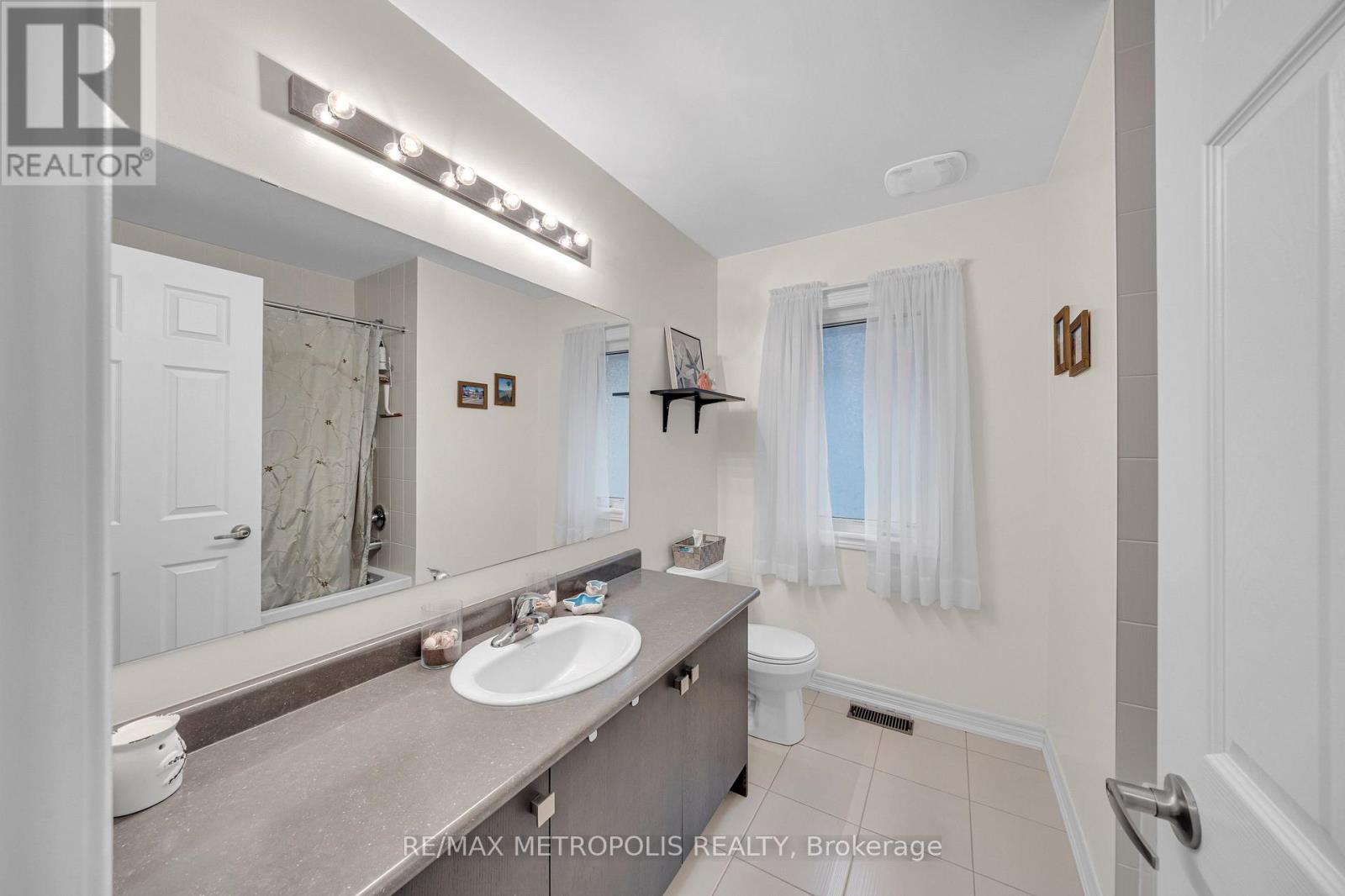 16 Treetops Boulevard, New Tecumseth, Ontario L9R 0M3 - Photo 21 - N13573656