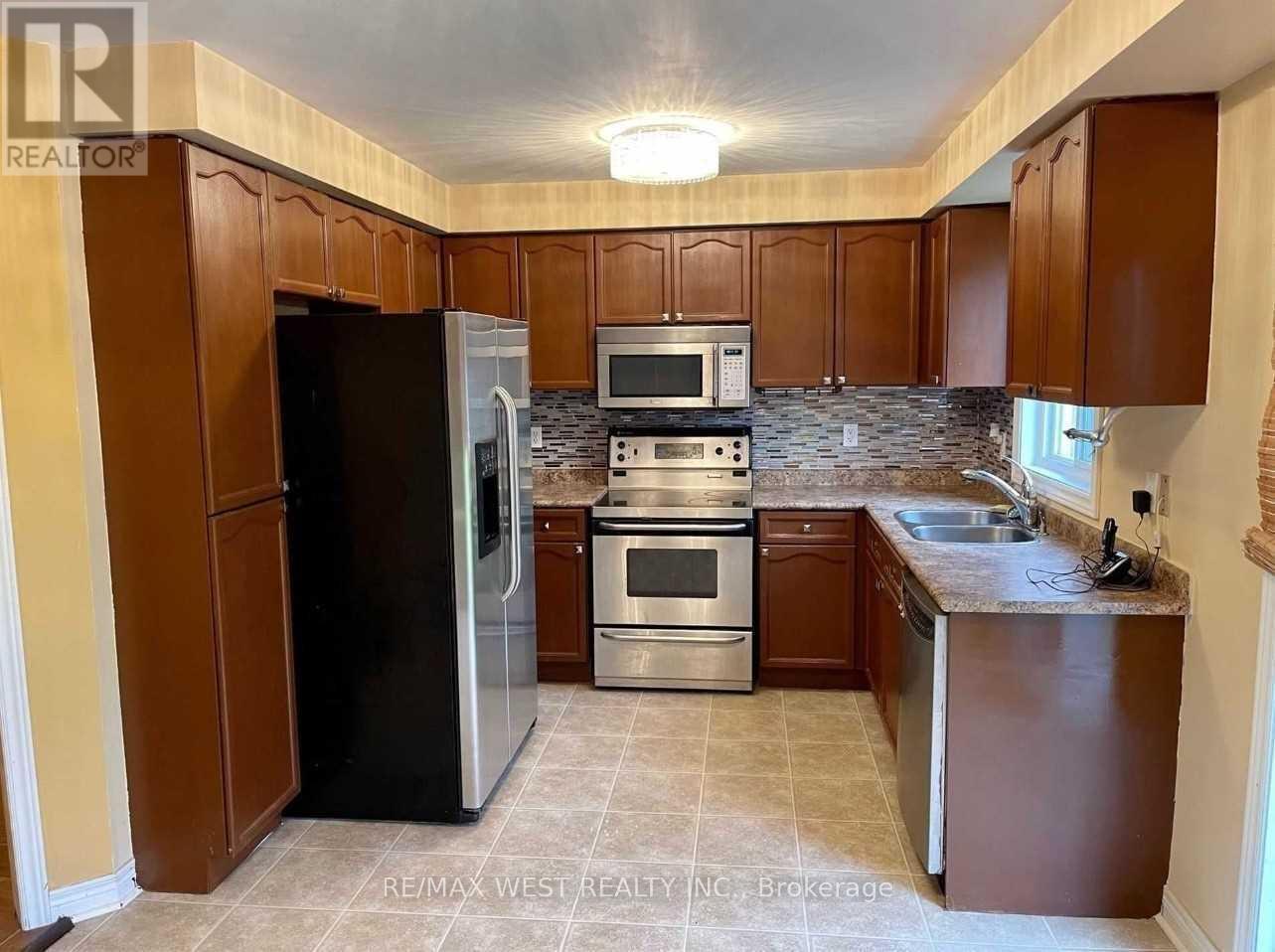 4 Catherine Drive, Barrie (Painswick South), Ontario  L4N 0Y7 - Photo 2 - S13573692