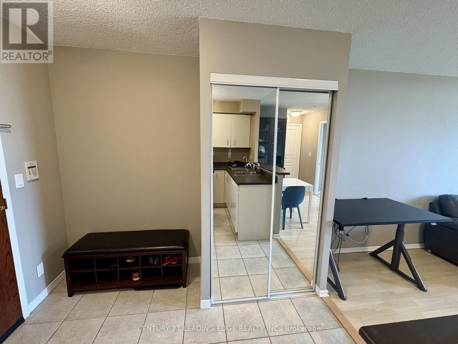 1107 - 2565 Erin Centre Boulevard, Mississauga, Ontario  L5M 6Z8 - Photo 4 - W13573496