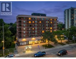 303 - 1881 JANE STREET, Toronto, Ontario