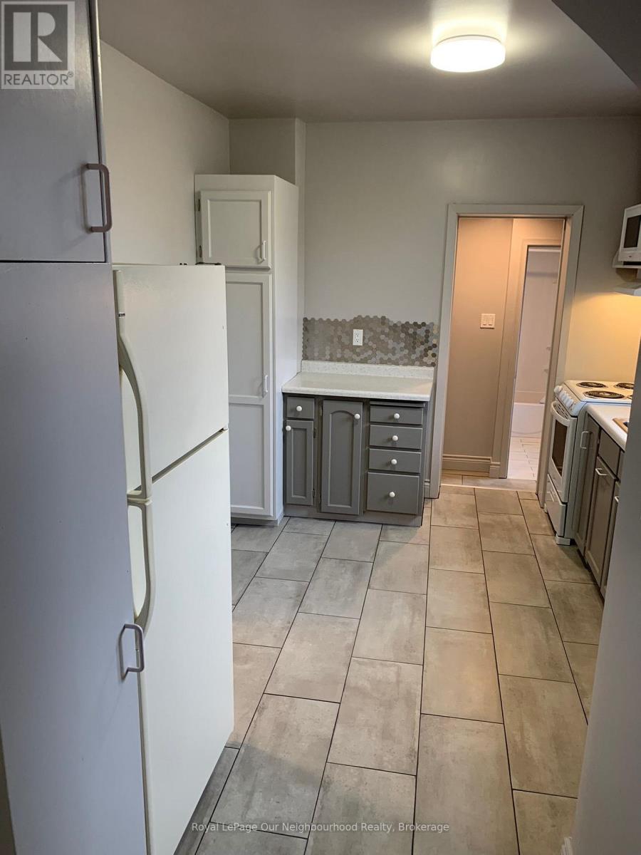 5749 Summer Street, Niagara Falls, Ontario  L2G 1M5 - Photo 32 - X13233040
