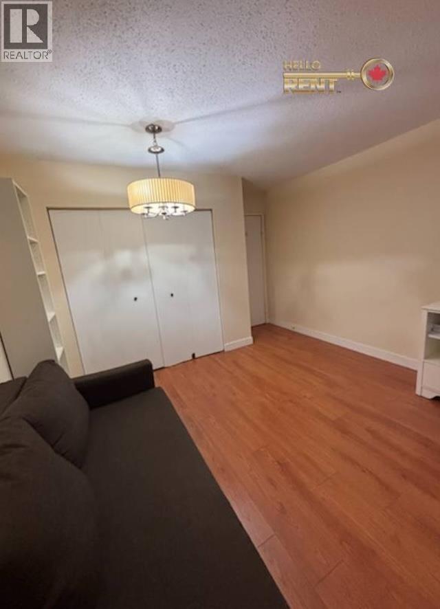 309 630 CLARK ROAD — photo 6