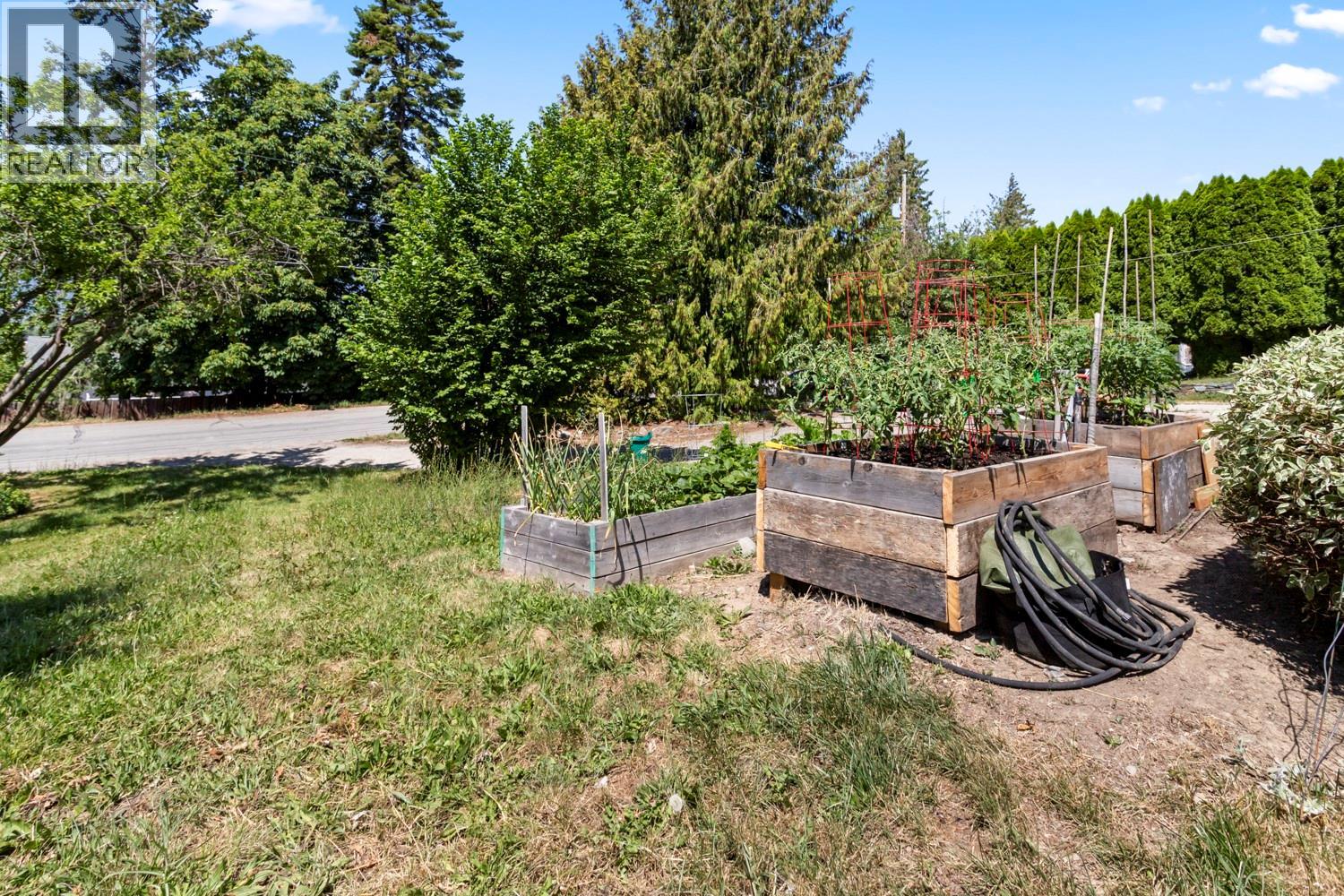 230 22 Avenue N, Creston, British Columbia  V0B 1G5 - Photo 22 - 10393403