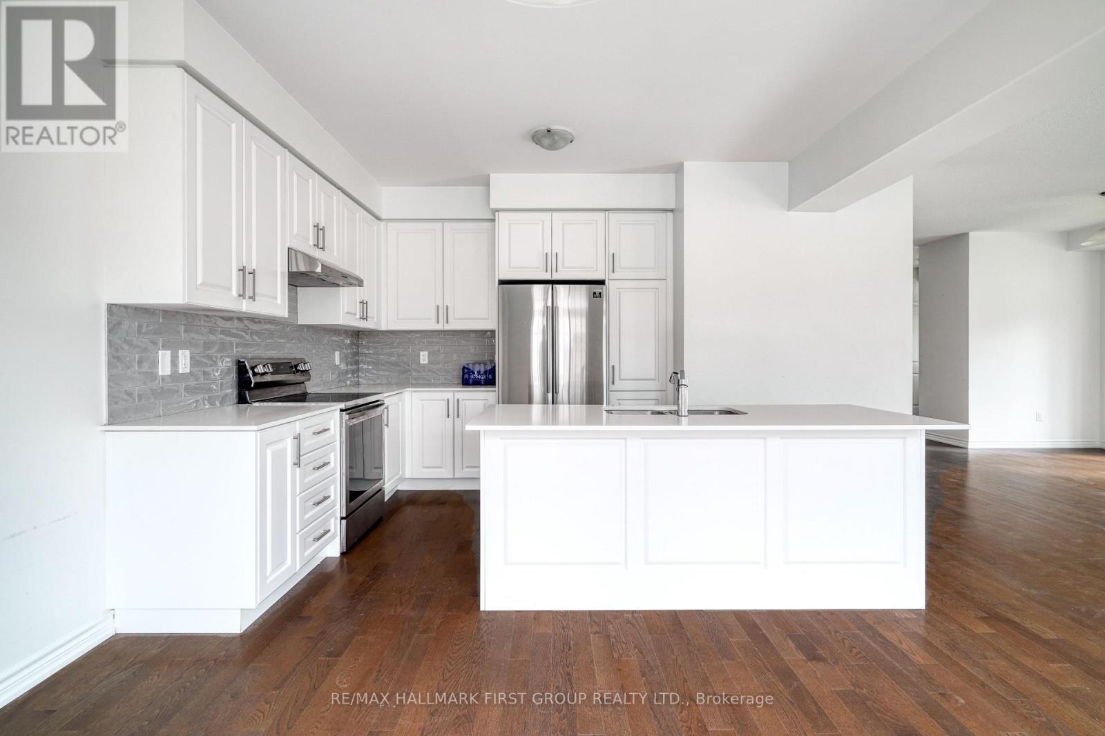 86 Maskell Crescent, Whitby, Ontario  L1P 0J7 - Photo 4 - E13573958