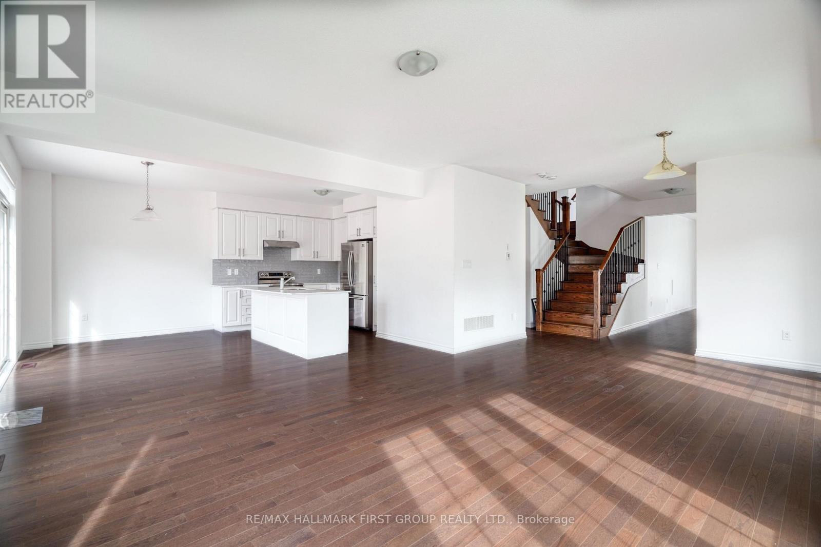86 Maskell Crescent, Whitby, Ontario  L1P 0J7 - Photo 7 - E13573958