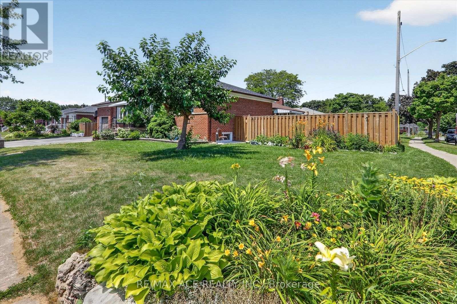 60 Chillery Avenue, Toronto, Ontario  M1K 4S9 - Photo 7 - E13574000