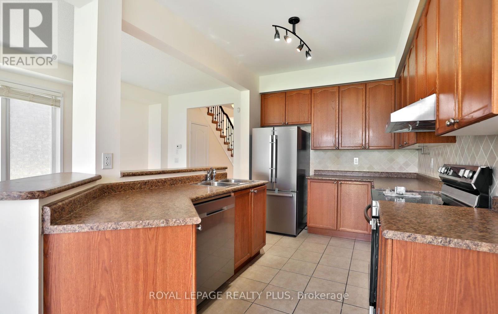 3877 Stardust Drive, Mississauga, Ontario L5M 7Z9 - Photo 11 - W13487678