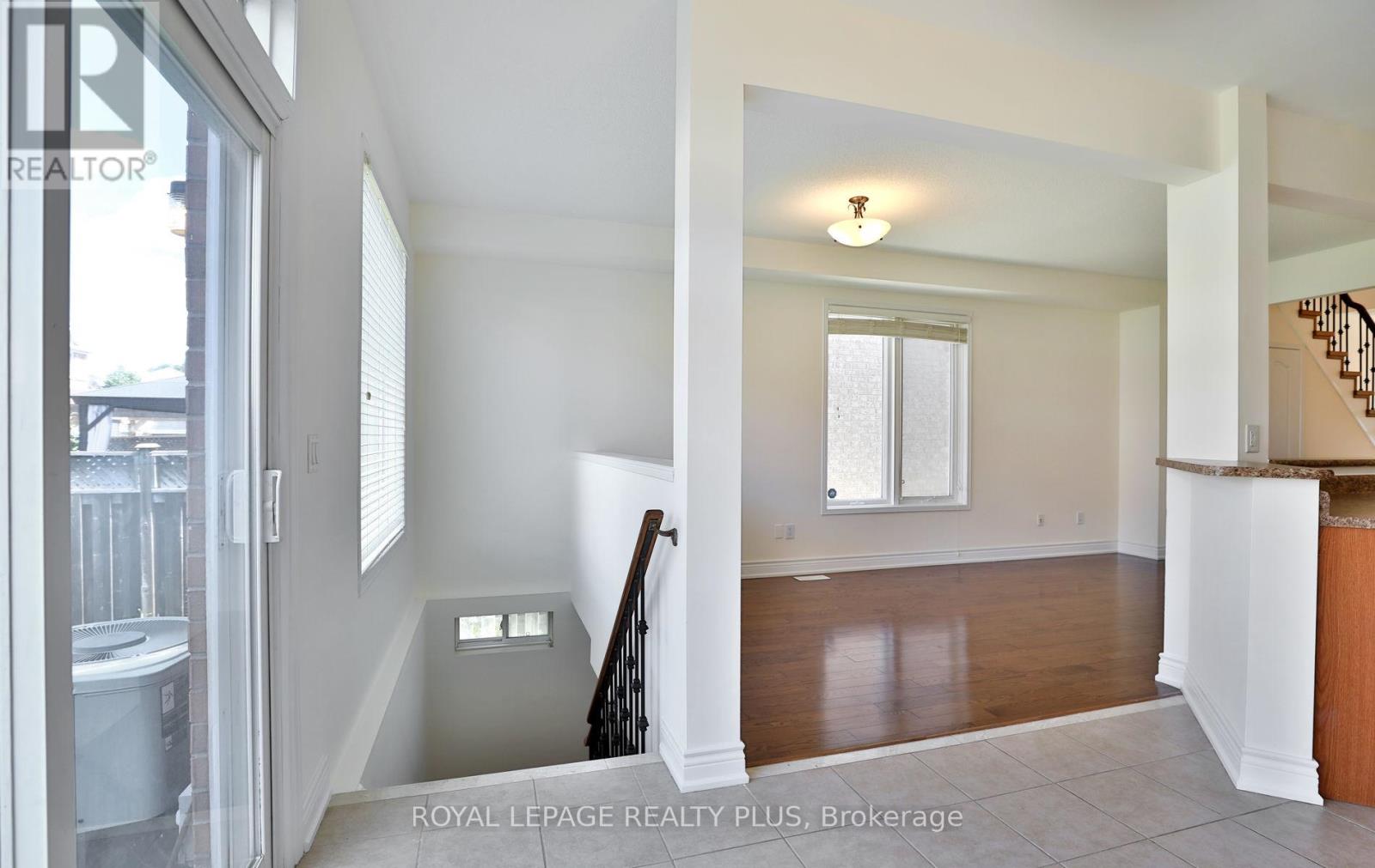 3877 Stardust Drive, Mississauga, Ontario L5M 7Z9 - Photo 15 - W13487678