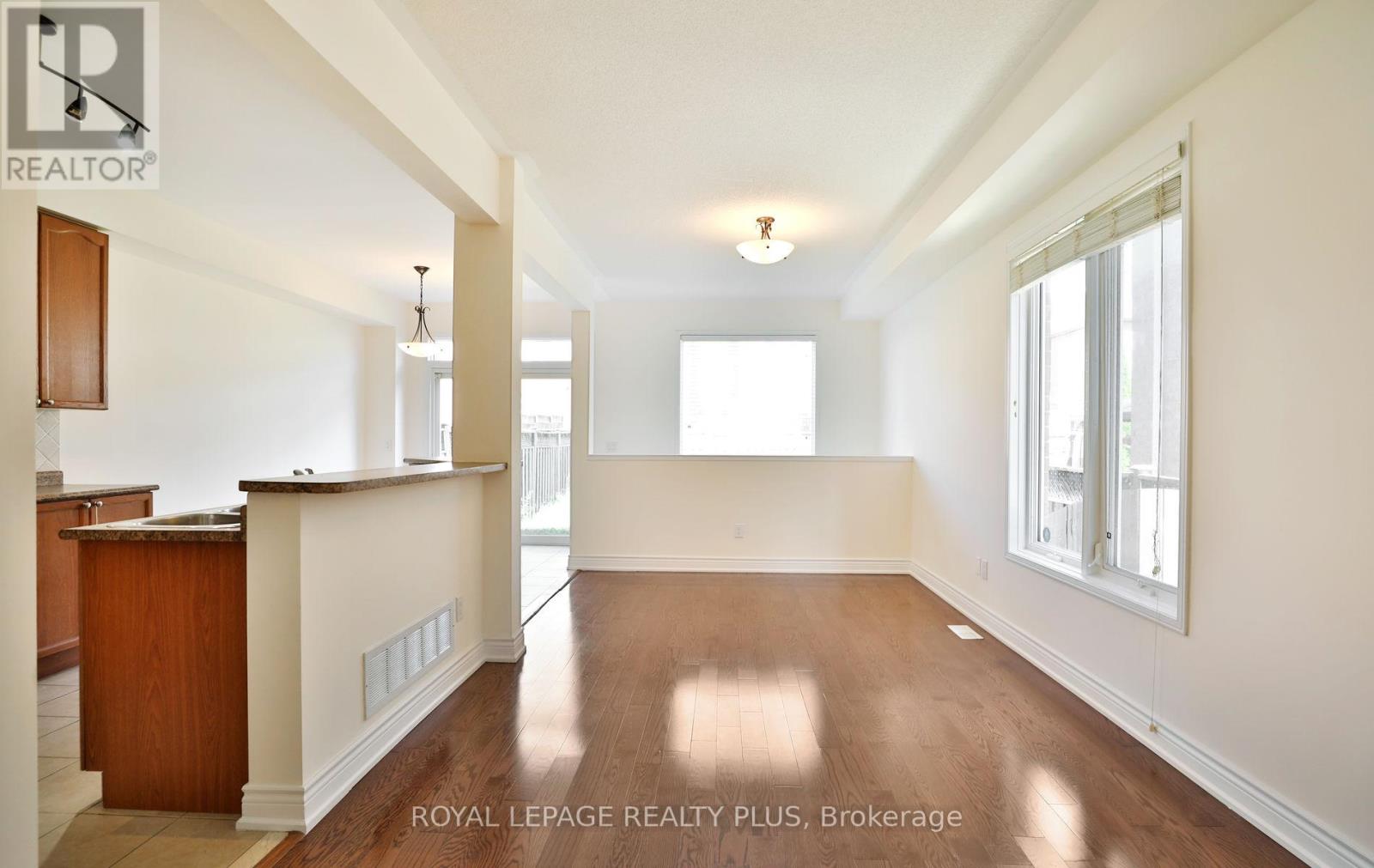 3877 Stardust Drive, Mississauga, Ontario L5M 7Z9 - Photo 7 - W13487678