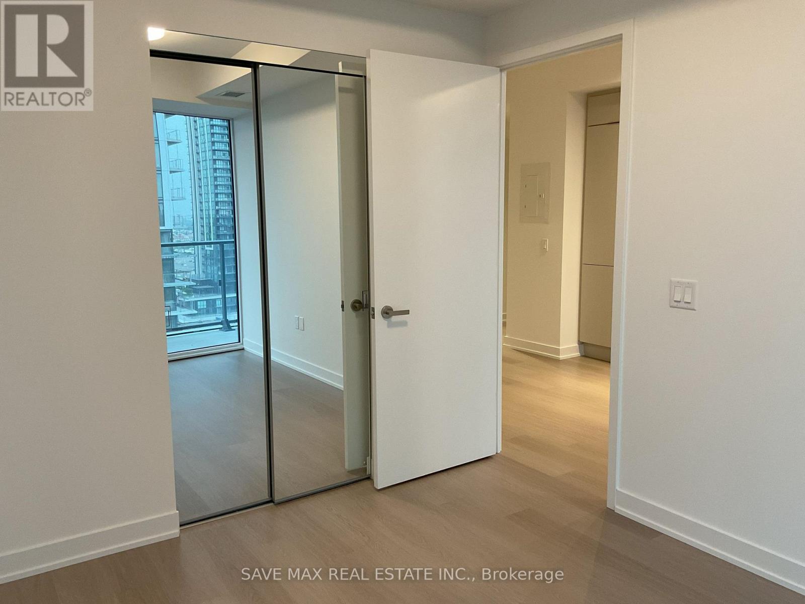 1312 - 448 Burnhamthorpe Road W, Mississauga, Ontario  L5B 0R4 - Photo 10 - W13538792