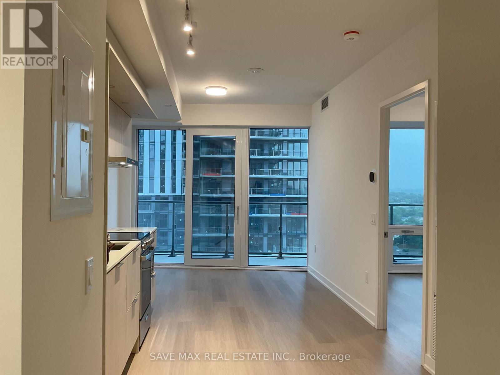 1312 - 448 Burnhamthorpe Road W, Mississauga, Ontario  L5B 0R4 - Photo 4 - W13538792