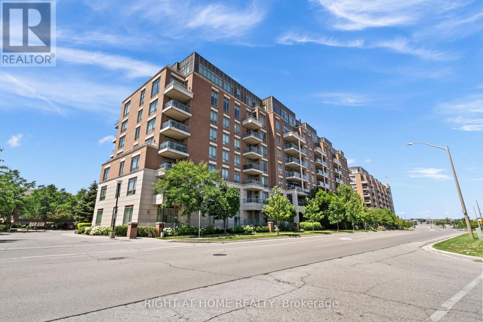 606 - 2470 PRINCE MICHAEL DRIVE, Oakville, Ontario