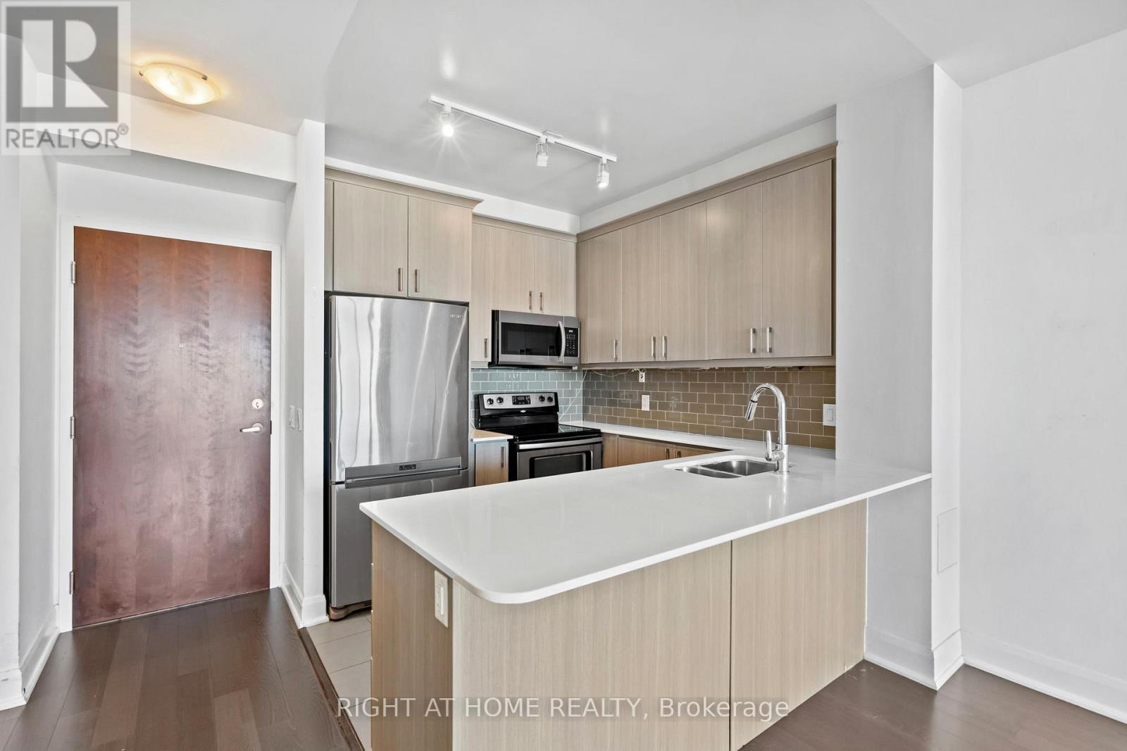 606 - 2470 Prince Michael Drive, Oakville, Ontario  L6H 0G9 - Photo 12 - W13573948