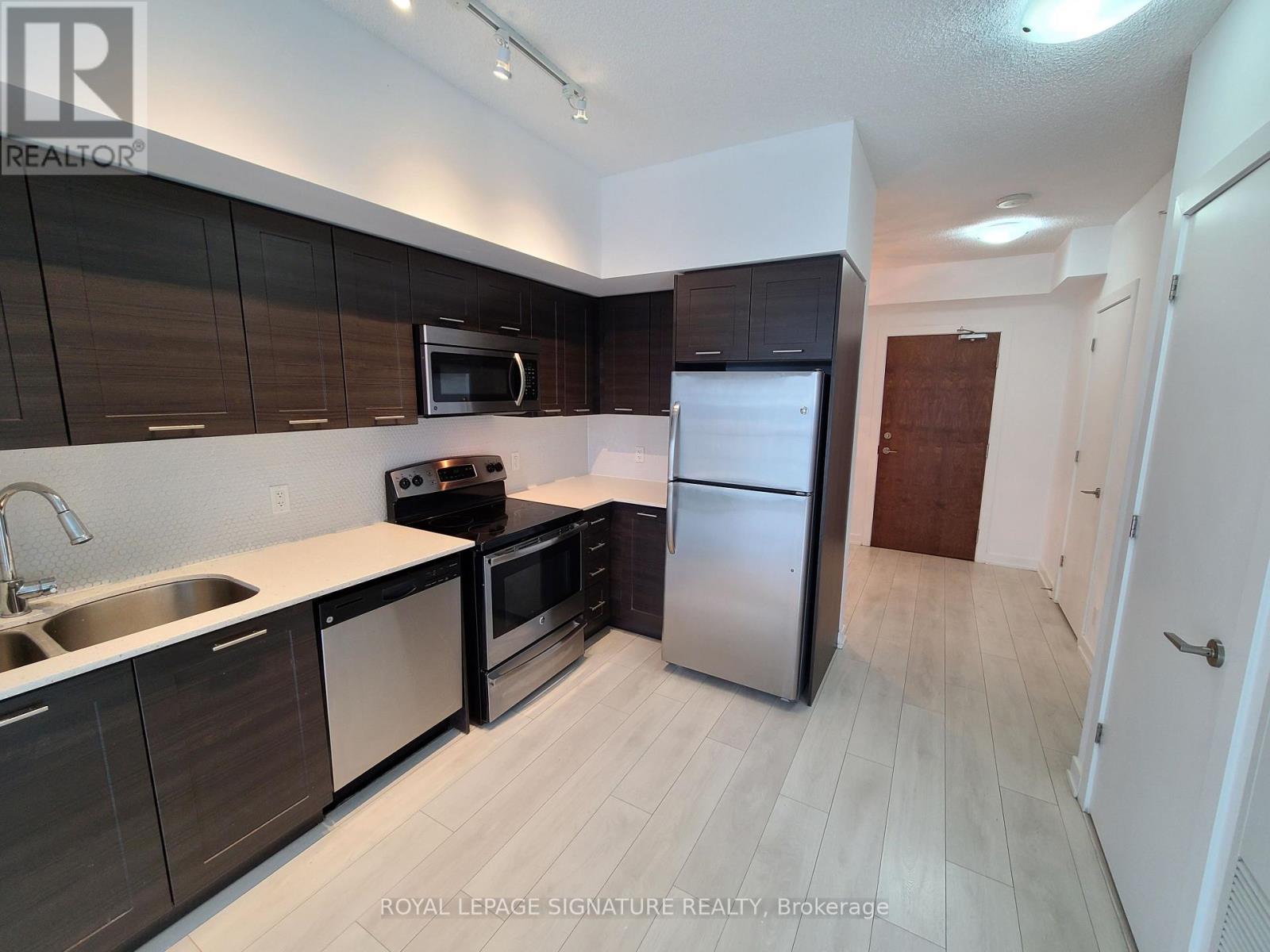 3203 - 2220 Lake Shore Boulevard W, Toronto, Ontario  M8Y 0C1 - Photo 3 - W13574044