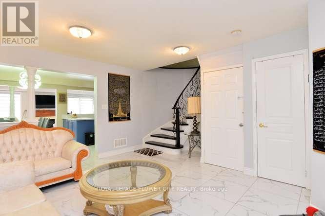 3388 Crimson King Circle, Mississauga, Ontario  L5N 8N1 - Photo 7 - W13574064