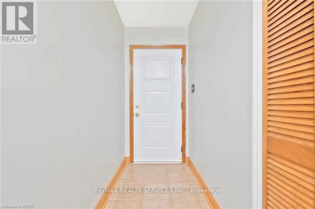 675 Inverness Avenue, Burlington, Ontario  L7T 3S9 - Photo 19 - W13574074