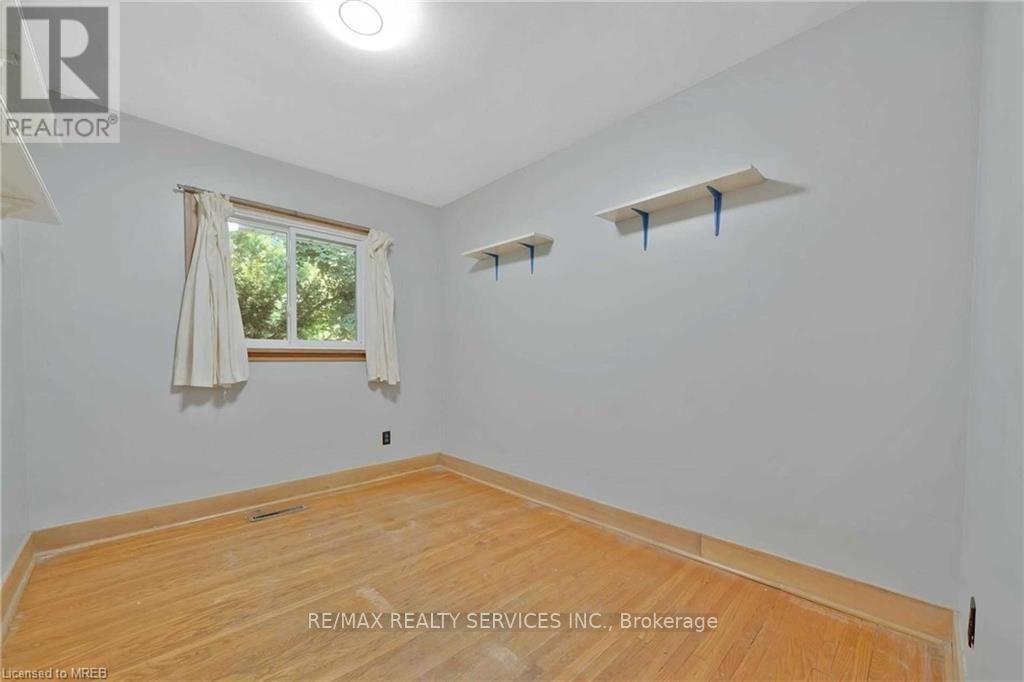 675 Inverness Avenue, Burlington, Ontario  L7T 3S9 - Photo 6 - W13574074
