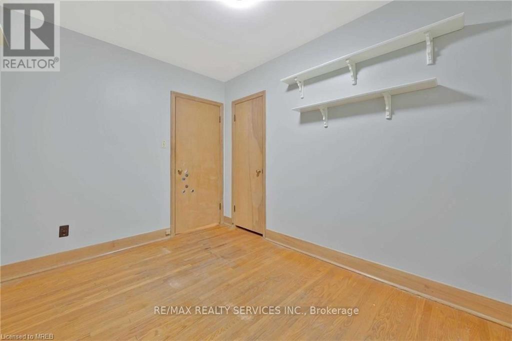 675 Inverness Avenue, Burlington, Ontario  L7T 3S9 - Photo 7 - W13574074