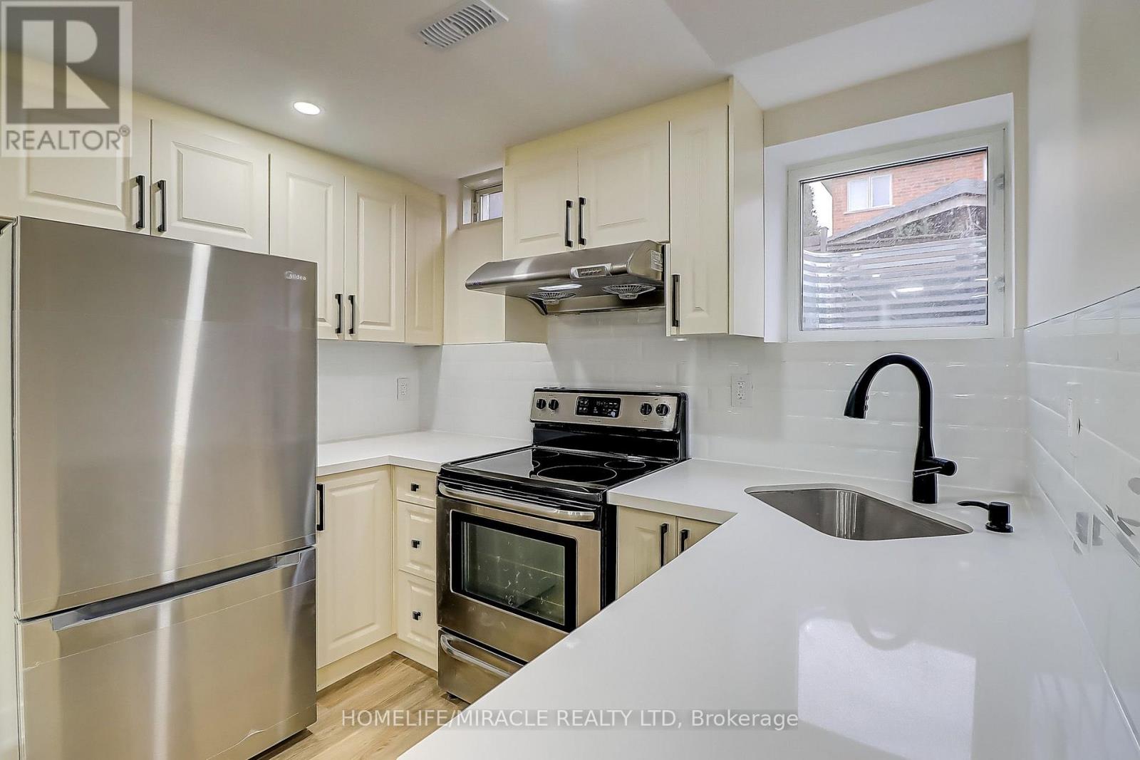 6892 Postmaster Ridge, Mississauga, Ontario  L5W 1C5 - Photo 5 - W13574088