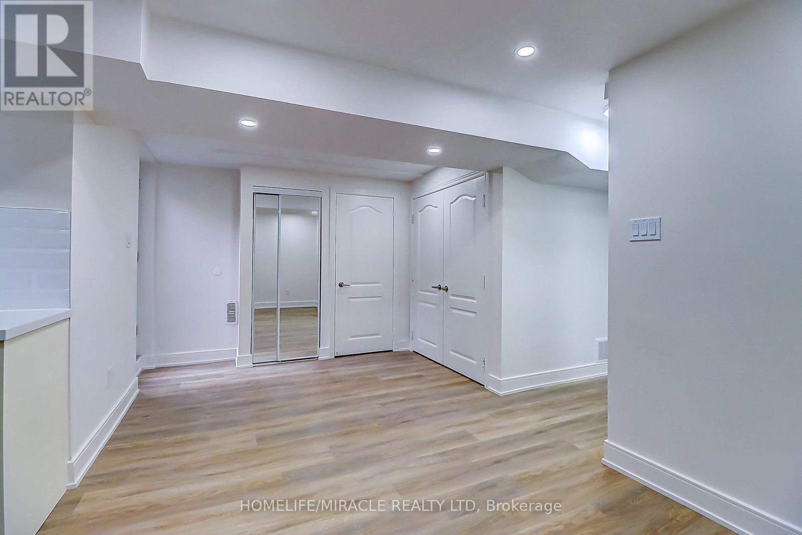6892 Postmaster Ridge, Mississauga, Ontario  L5W 1C5 - Photo 6 - W13574088