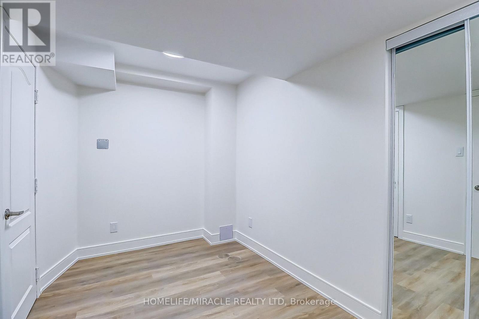 6892 Postmaster Ridge, Mississauga, Ontario  L5W 1C5 - Photo 8 - W13574088