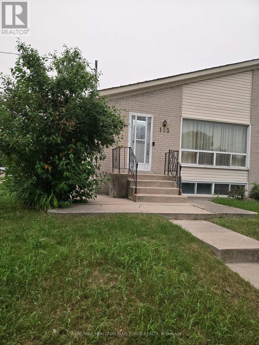 103 Santamonica Boulevard, Toronto, Ontario  M1L 4H3 - Photo 2 - E13574178