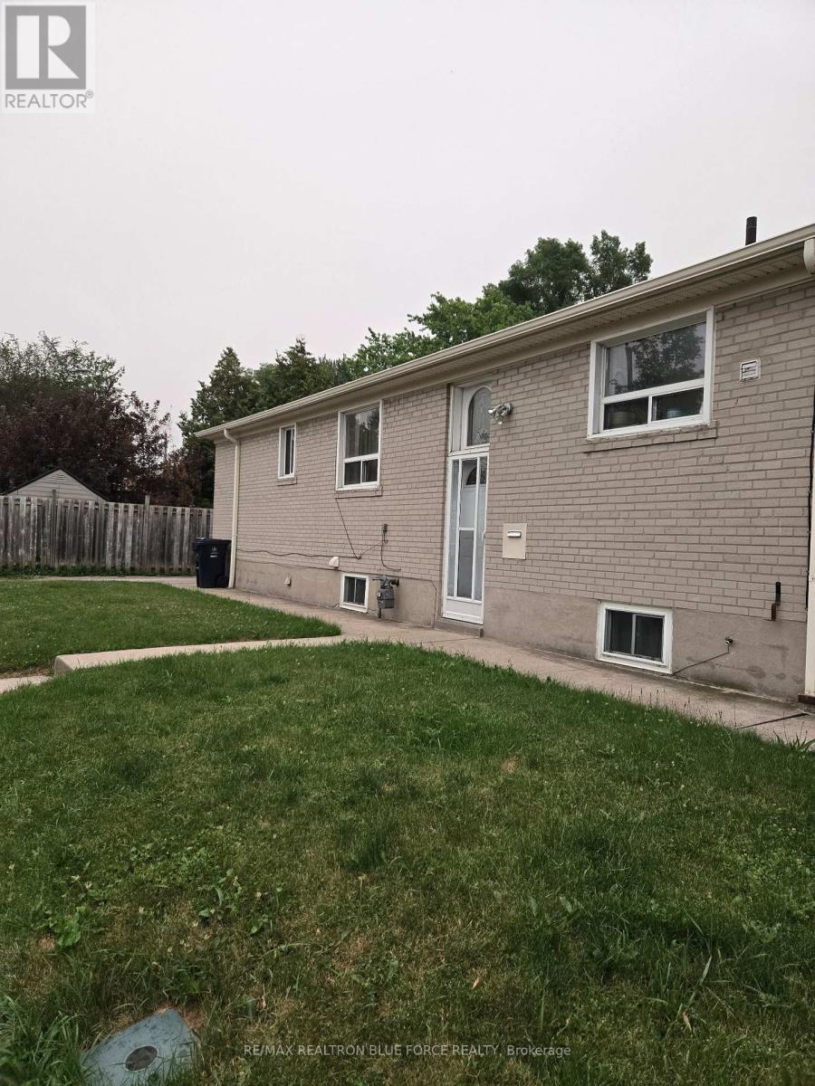 103 Santamonica Boulevard, Toronto, Ontario  M1L 4H3 - Photo 4 - E13574178
