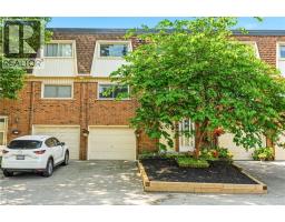 125 BONAVENTURE Drive Unit# 2, Hamilton, Ontario