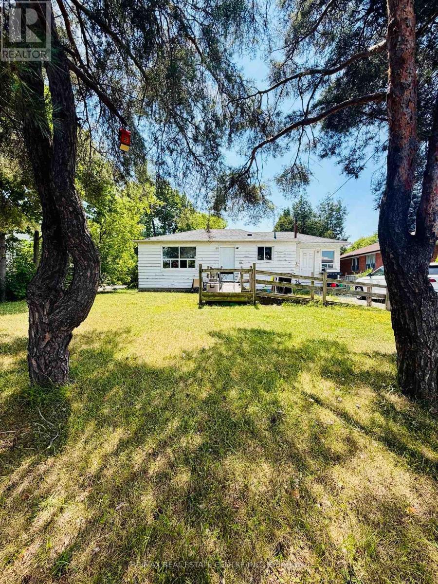 7118 GOREWAY DRIVE, Mississauga (Malton)