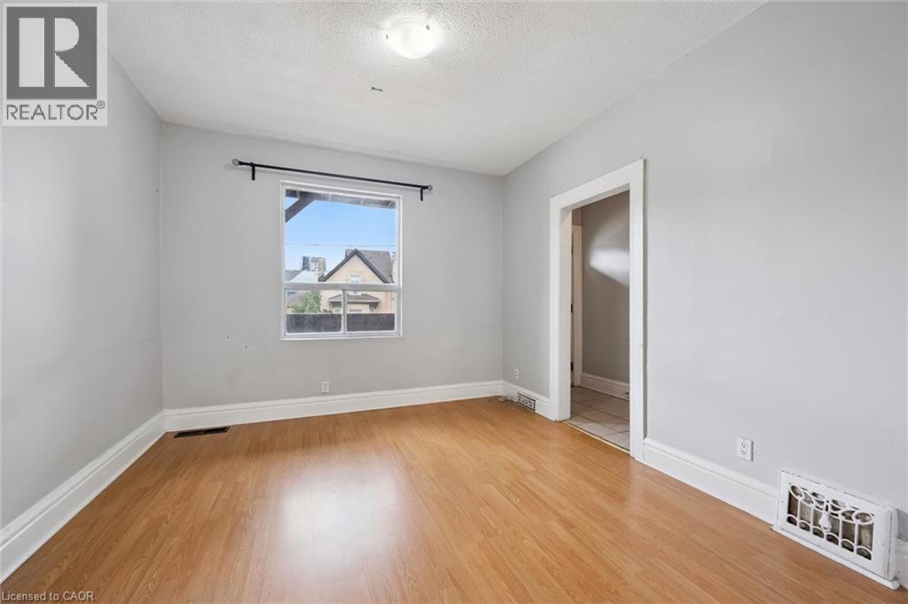 126 Wellington Street N, Kitchener, Ontario  N2H 5K1 - Photo 8 - 40845950
