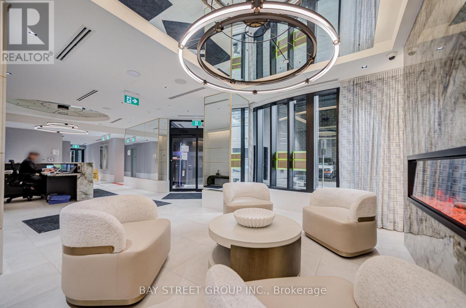 2023 - 5858 Yonge Street, Toronto, Ontario  M2M 0C6 - Photo 5 - C13574226