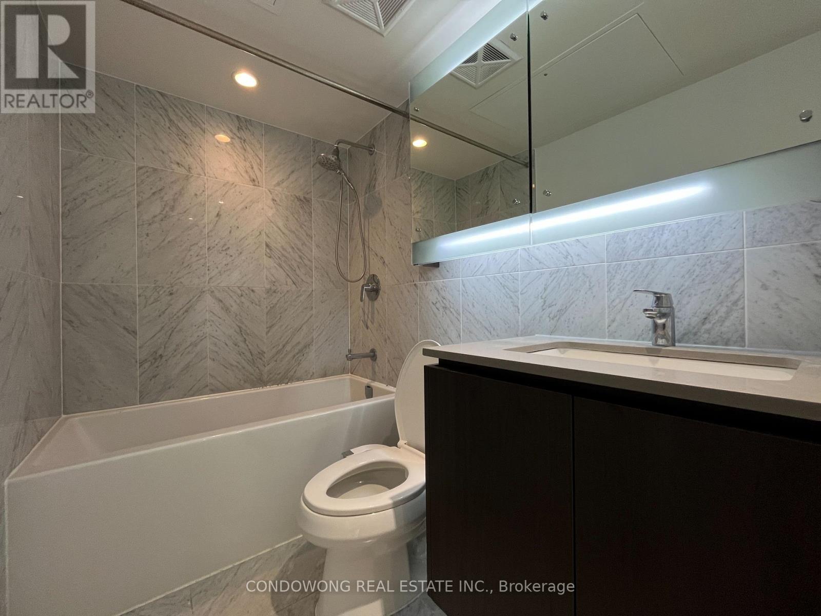 3015 - 70 Queens Wharf Road, Toronto, Ontario  M5V 0J2 - Photo 6 - C13574250