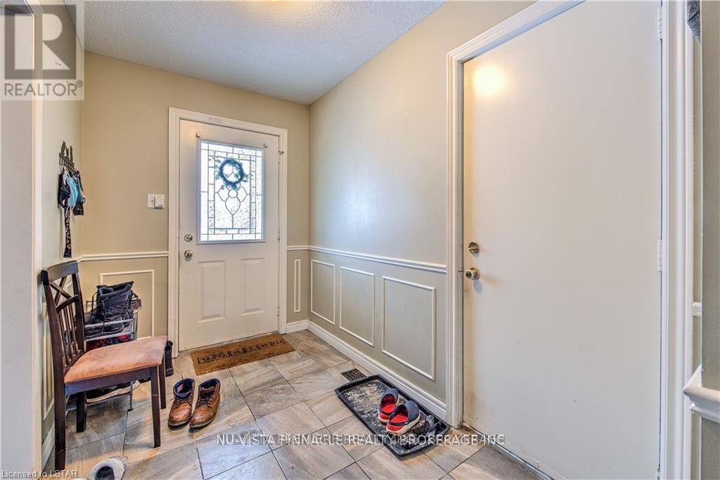 1263 Aldersbrook Road, London North (North I), Ontario  N6G 4T3 - Photo 3 - X13574376
