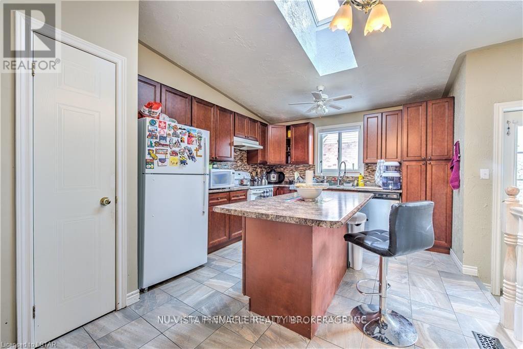 1263 Aldersbrook Road, London North (North I), Ontario  N6G 4T3 - Photo 4 - X13574376