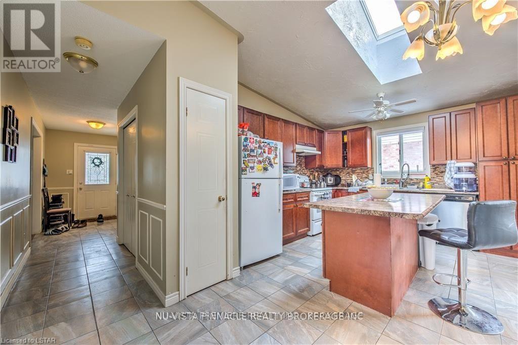 1263 Aldersbrook Road, London North (North I), Ontario  N6G 4T3 - Photo 8 - X13574376